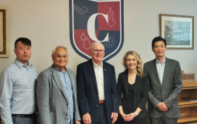 中加国际学校与加拿大世纪私立学院探讨教育AI合作